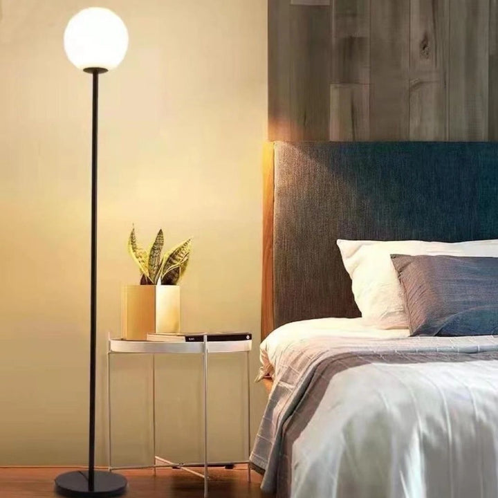 Minimalistische Globe Stehlampe