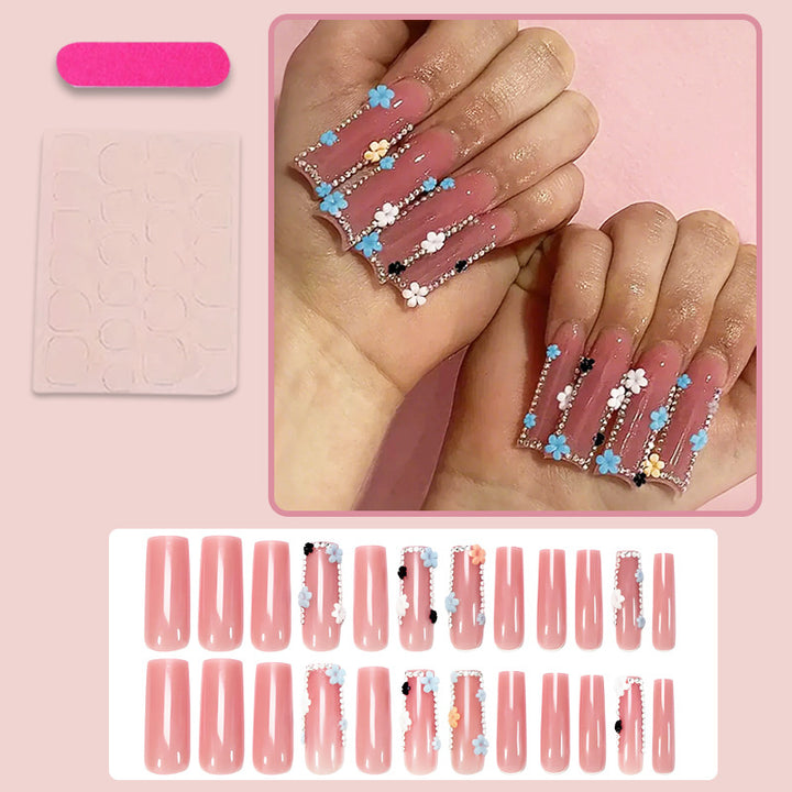 Künstliche Nagelkunstset mit floralen Verzierungen und Glitzerakzenten Karnz