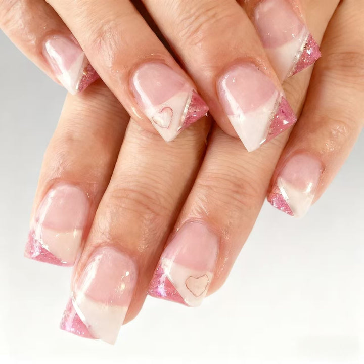 Elegante Herz-Beschmückte Press-On Nagelset Karnz