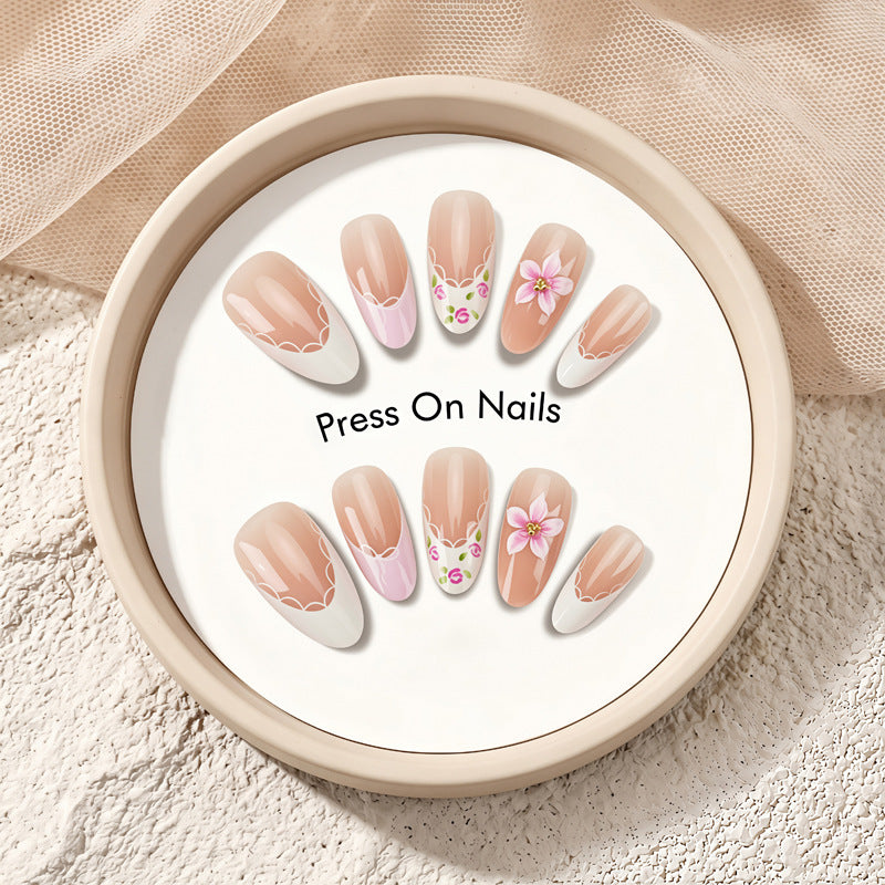 Blumenverzierte Press-On-Nagelset Karnz