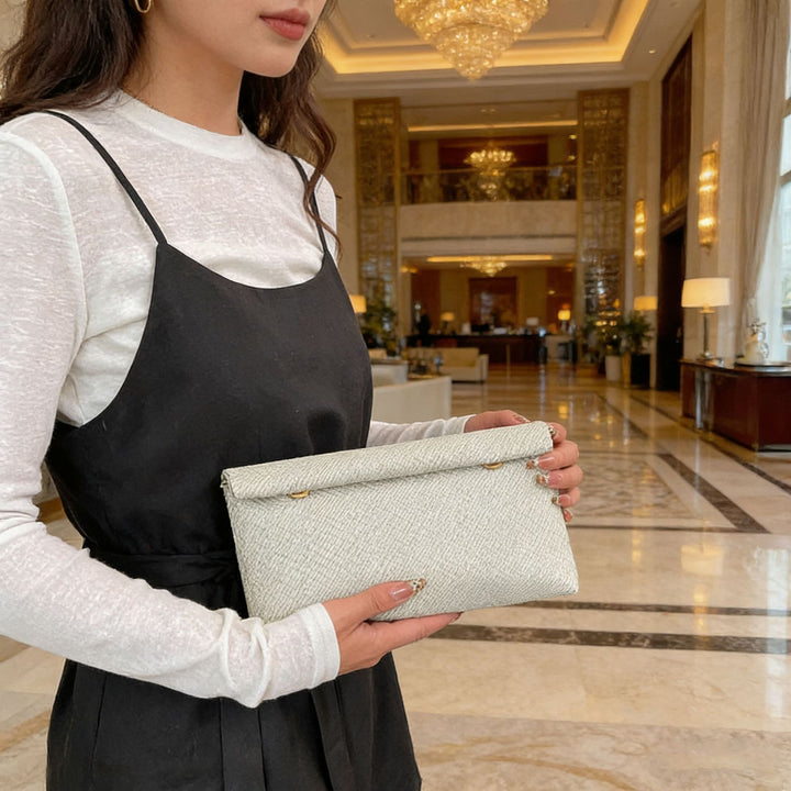 WoElegant Textured Clutch Karnz