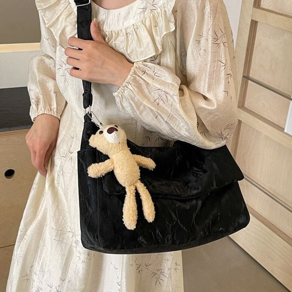 Texturierte schlabberige Schultertasche