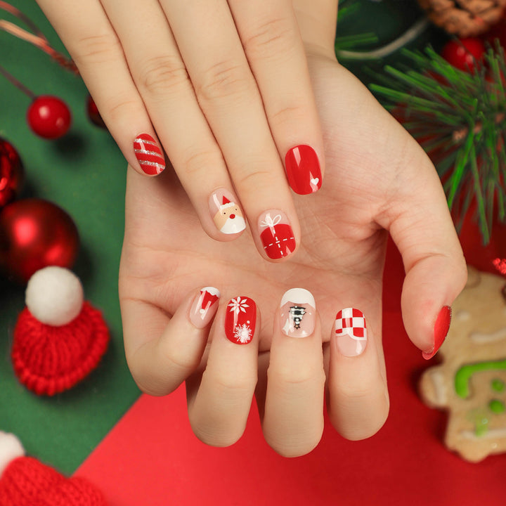 Festliche Nagelkunst mit Weihnachtsmotiven Karnz