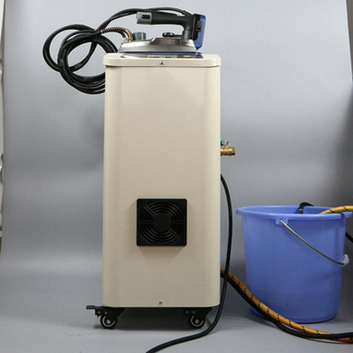 Professioneller Kleiderdampfer Karnz