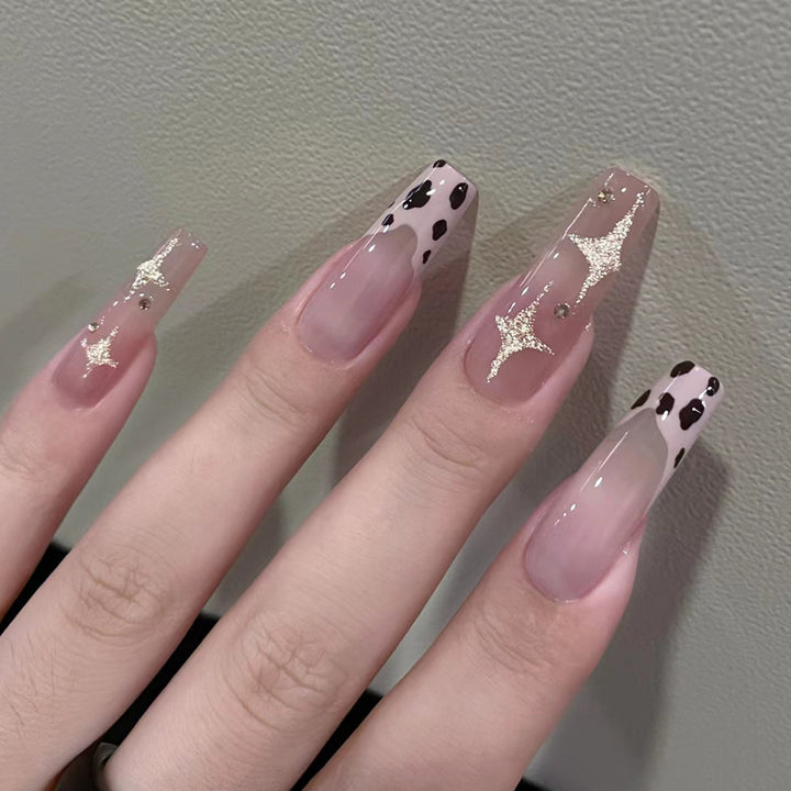 Künstlerisches Press-On-Nagelset mit Leopardenmuster und goldenen Akzenten Karnz