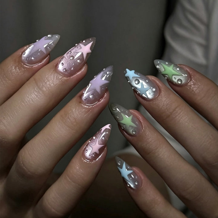 Kreatives Kunstnagelset Karnz