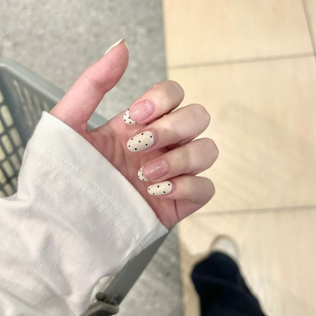 Künstlerische Themen Nageldesign Kollektion Karnz