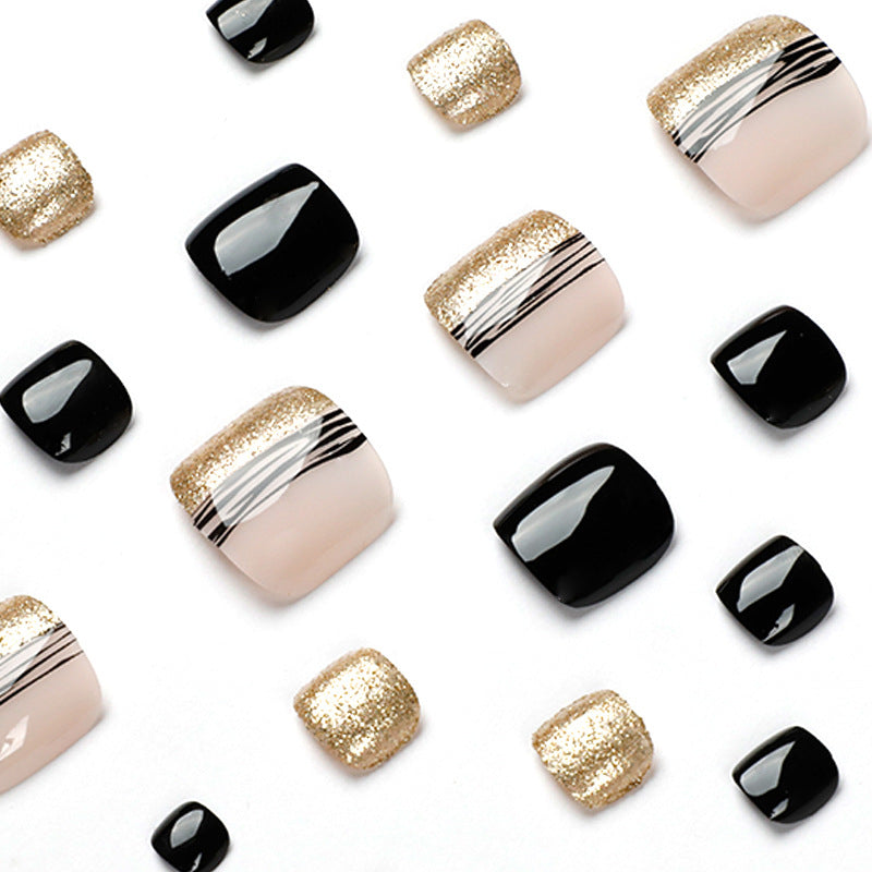 Exquisite Fußnagelkunst mit Glitzer- und Streifen-Design Karnz