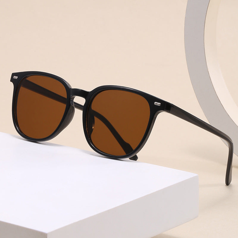 Damen modische Sonnenbrille mit transparentem Rahmen und elegantem Design Karnz