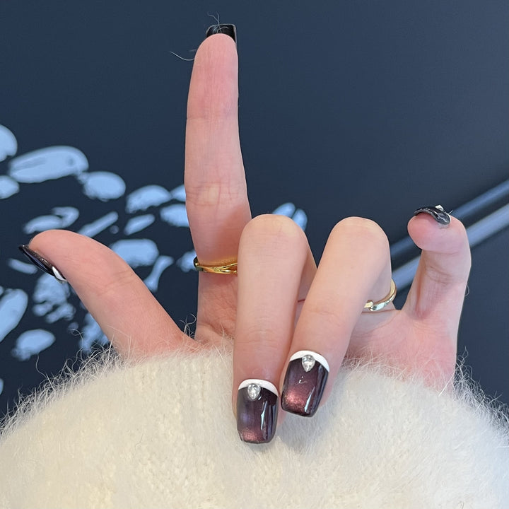 Elegante Gel Press-On Nagelset mit Strassdetails Karnz