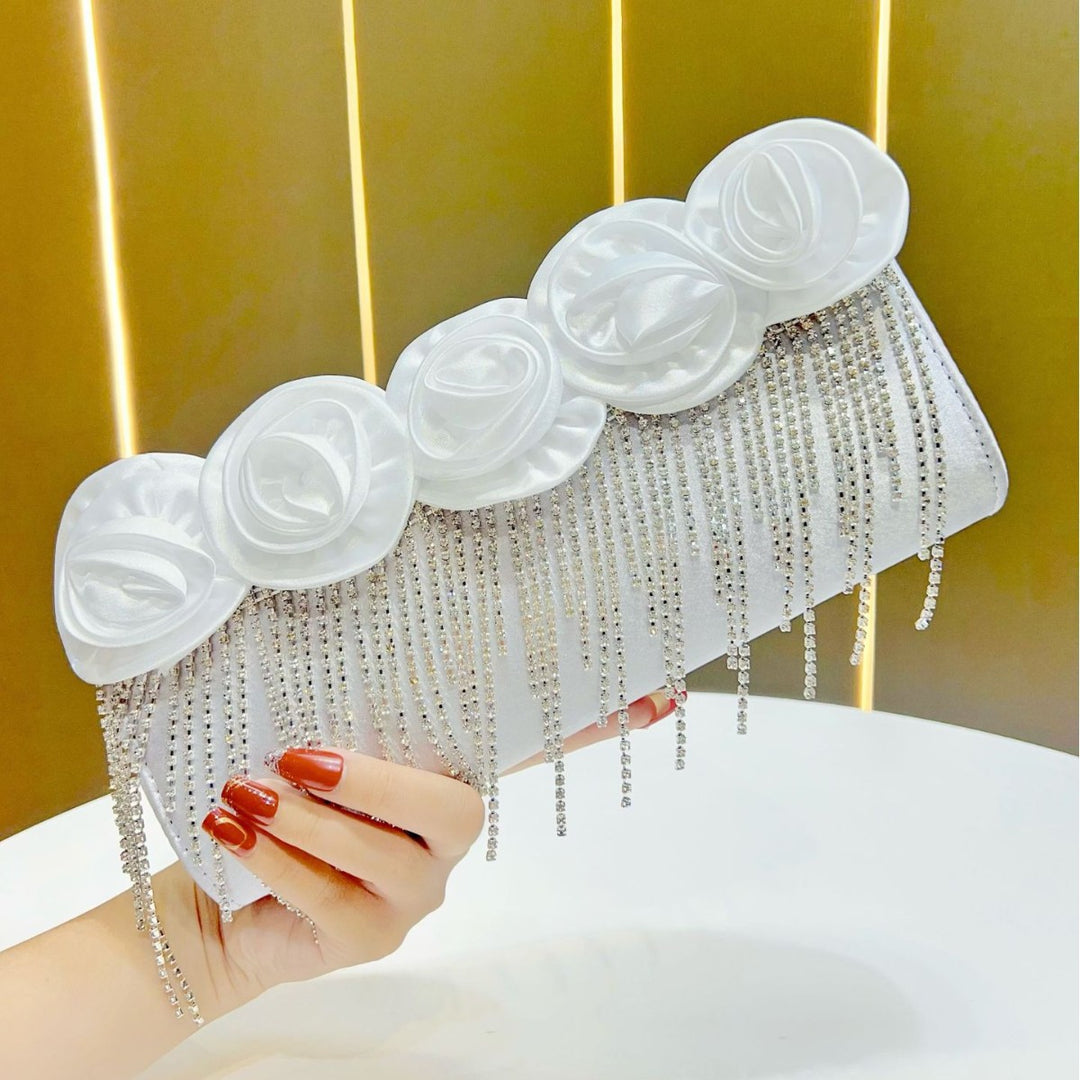 Blumenverzierte Abend-Clutch