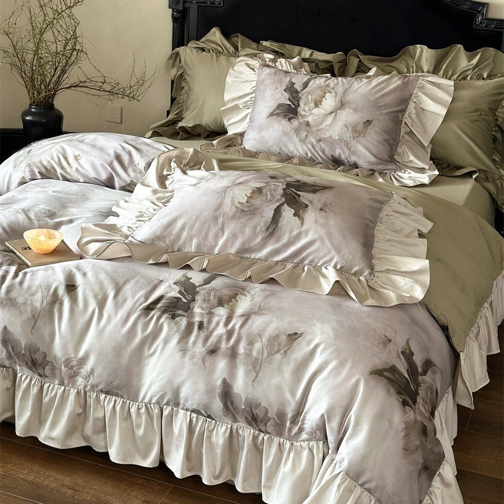 Luxuriöses Satin-Bettwäsche-Set mit Rüschen und Aquarell-Blumen