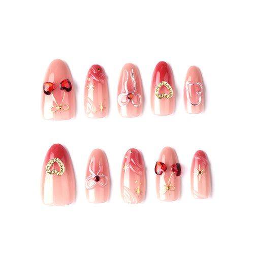 Romantische Herz- und Press-On-Nagelkunst