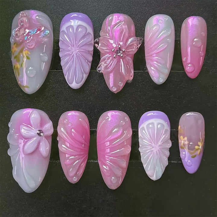 Kunstnägel mit Kunstvollen 3D Blüten-Designs Karnz