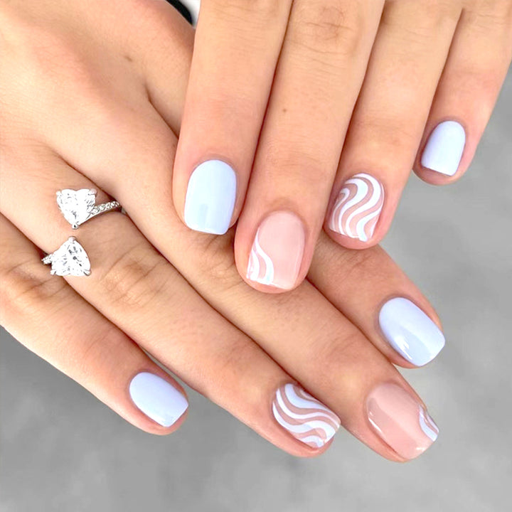 Floral Wave Design Press-On Nagelkunst Karnz