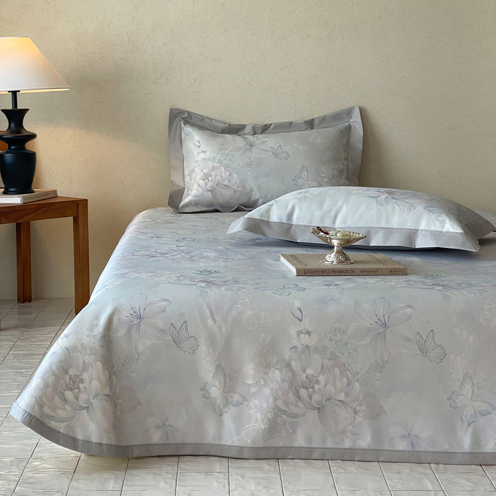 Luxuriöses Satin-Bettwäsche-Set mit floraler Jacquard-Webung und breiter Satinkante