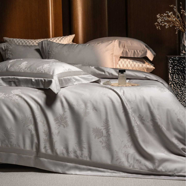 Luxuriöse Satin-Jacquard Bettwäsche-Garnitur mit feinem Damast-Ornament und Oxford-Kissen