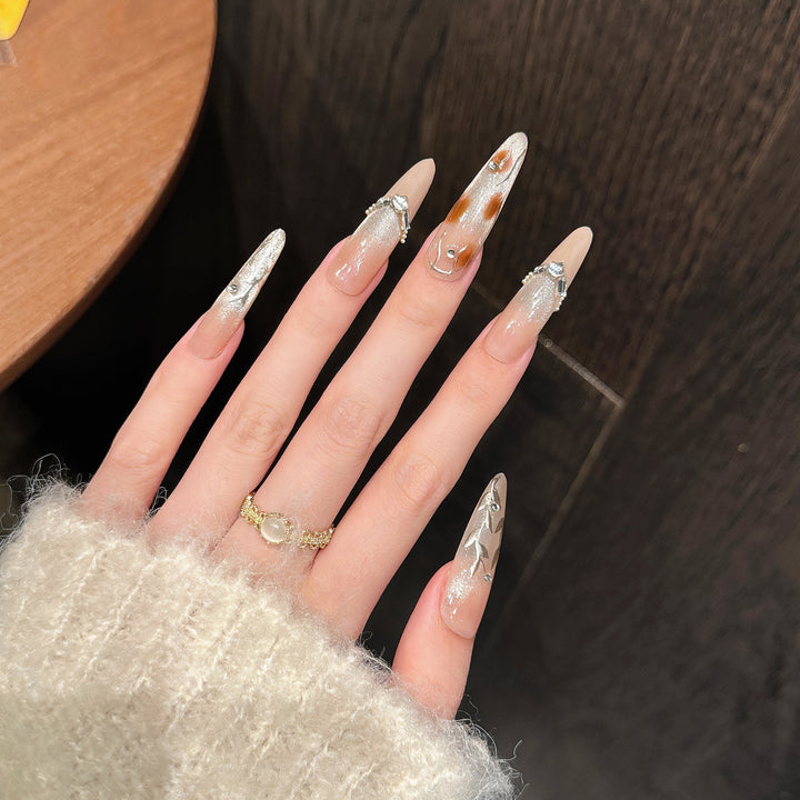 Künstlerisches Stiletto Press-On Nagelkunstset mit Glitzer- und Strassakzenten