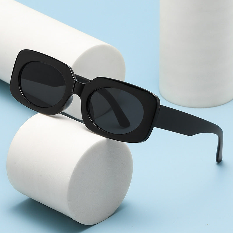 Damen Modische Sonnenbrille mit einzigartigem transparentem Rahmen Karnz