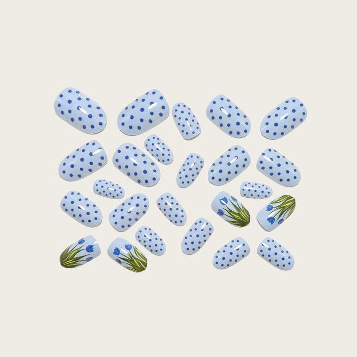 Kreative Nagelkunst mit Floralen und Geometrischen Mustern Karnz
