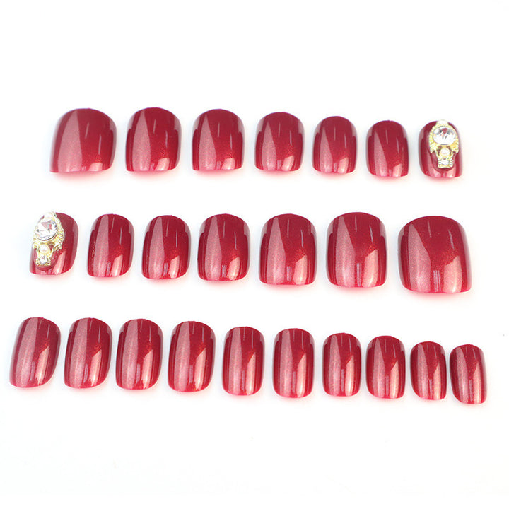Luxuriöses Press-On-Nail-Art-Set mit Strassakzenten Karnz
