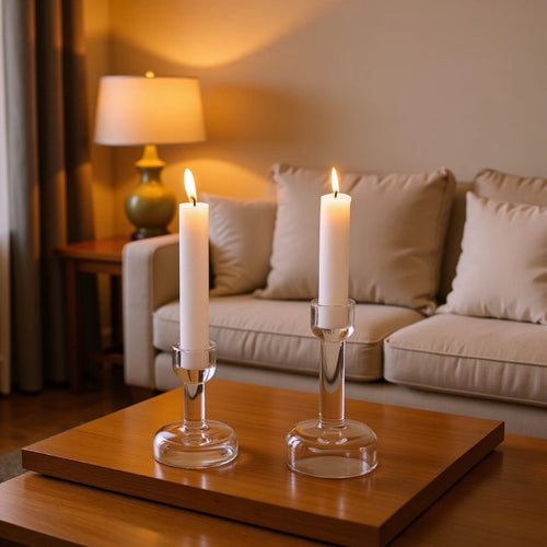 Minimalistische klare Glas-Taper-Kerzenständer-Paar mit gewichtetem Sockel Karnz