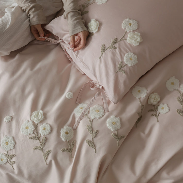 Bestickte Baumwollsatin Bettbezug Set mit handgesticktem Blumenrand und verdezipperter Öffnung