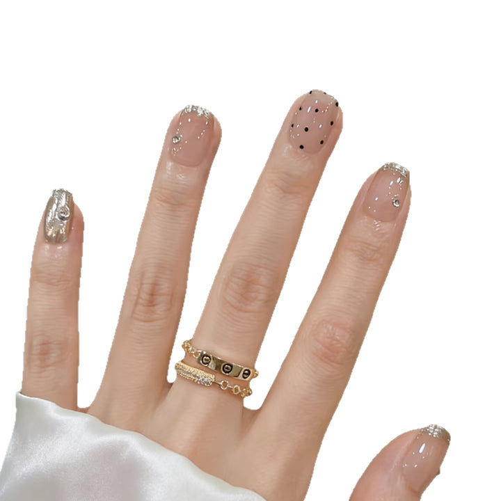 Elegantes Press-On-Nail-Art-Set mit Glitter und schicken Mustern