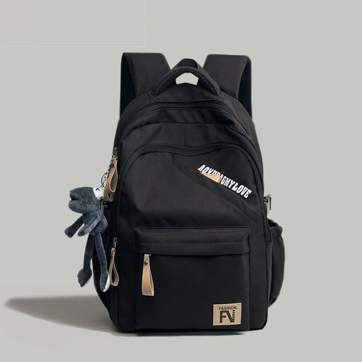 Vielseitiger urbaner Rucksack mit süßem Schlüsselanhänger Karnz