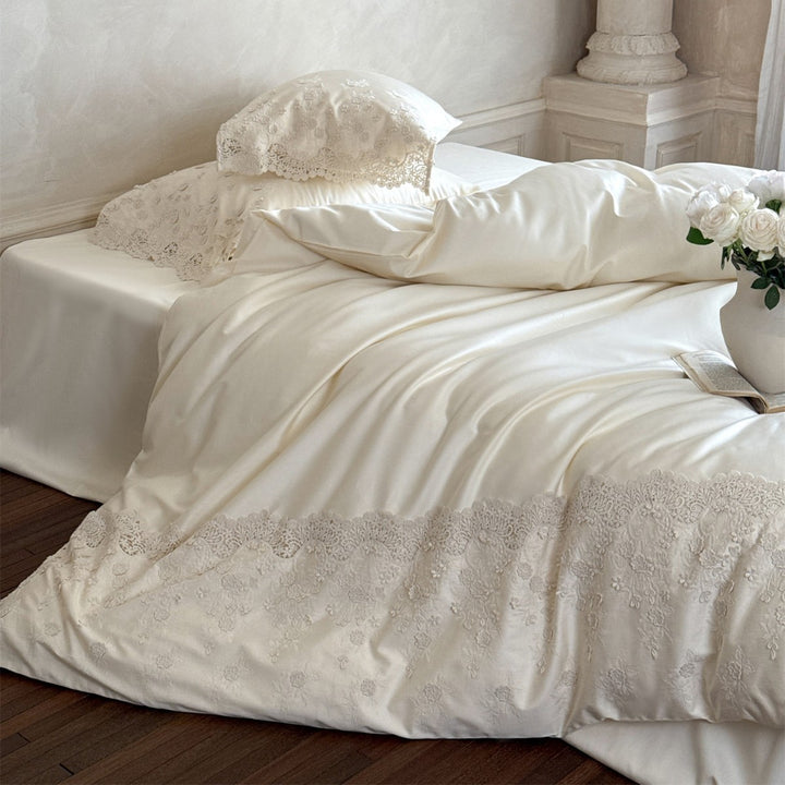 Florales Spitzenstickerei Satin-Feeling Bettbezugset mit gewelltem Häkelbesatz