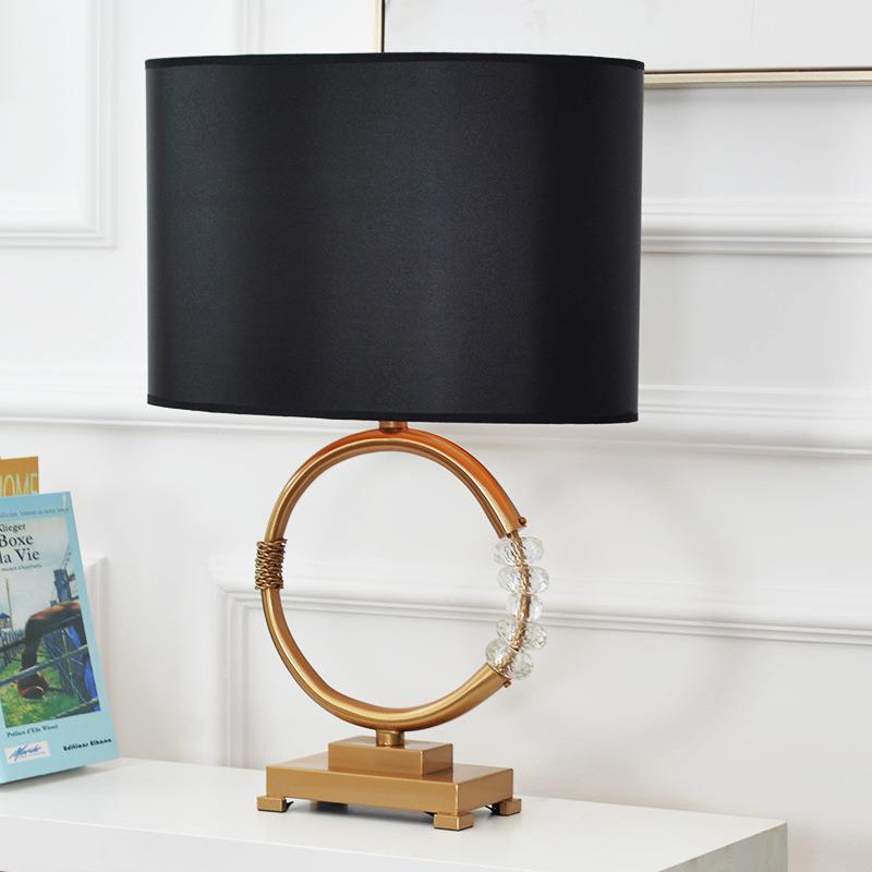 Moderne dekorative Tischlampe