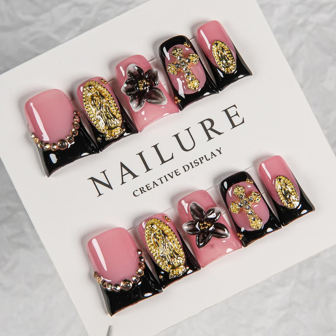 Künstlerisches verziertes Press-On-Nagelset