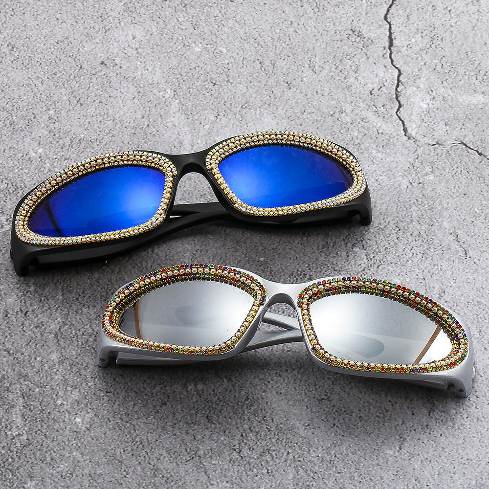 Damen stilvolle Sonnenbrille mit funkelndem Kristallrahmen Karnz