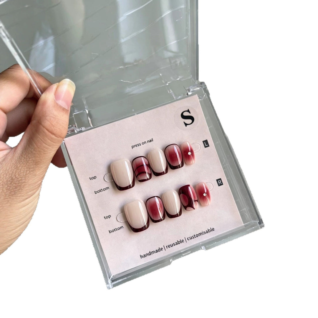 Anpassbares Press-On-Nagelset mit French Tip und stilvollem Gradient