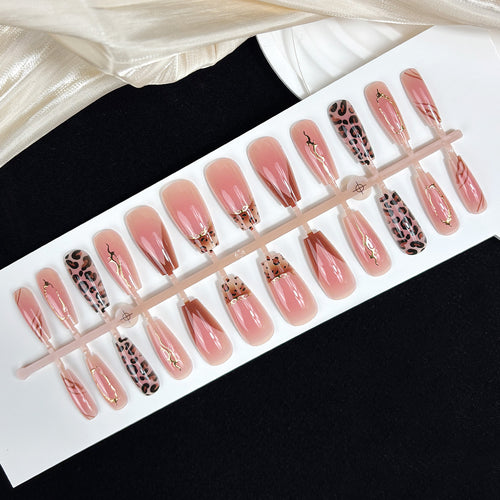 Künstlerische Press-On-Nagelspitzen Karnz
