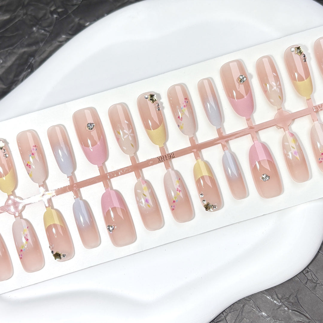 Künstlerisches Press-On-Nagelset