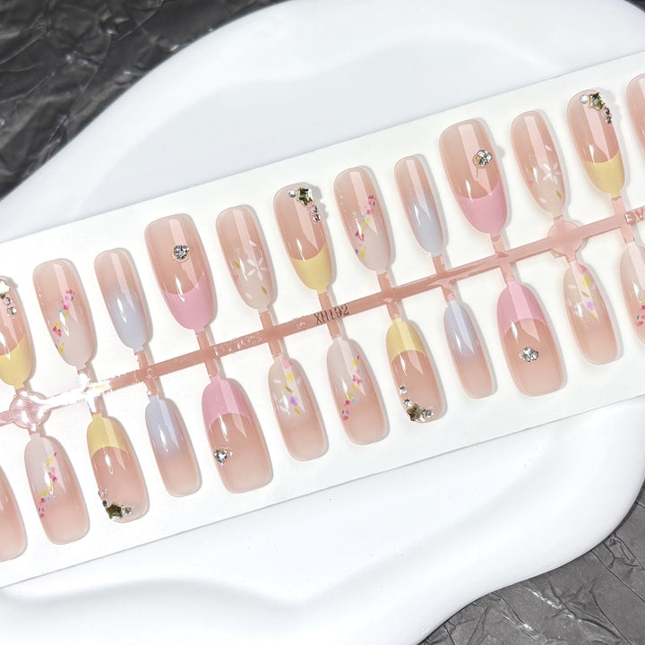 Künstlerisches Press-On-Nagelset