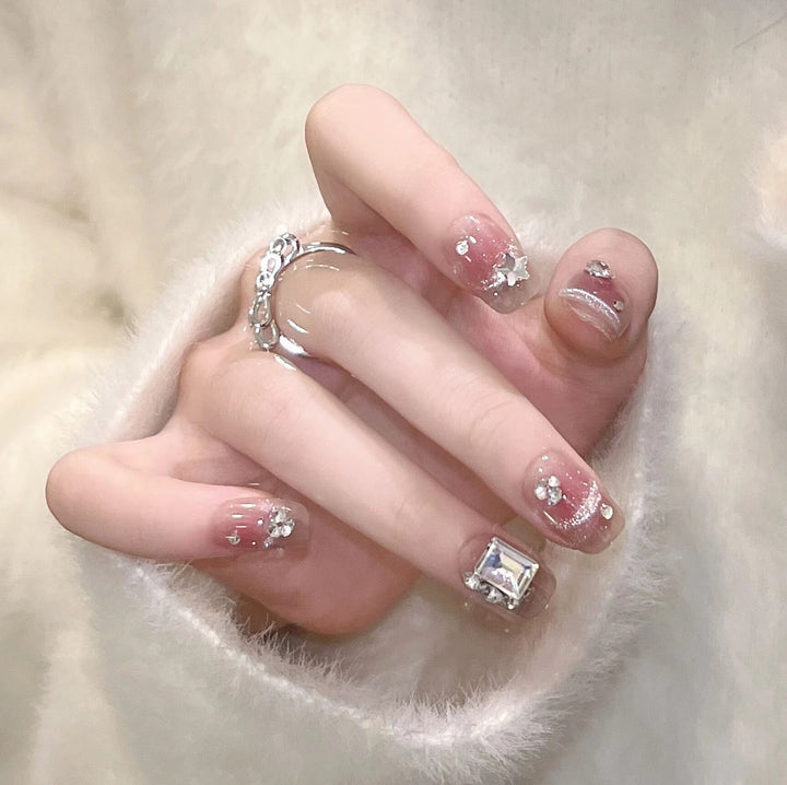 Glamouröse mit Strass verzierte Press-On Nagelkunst Karnz