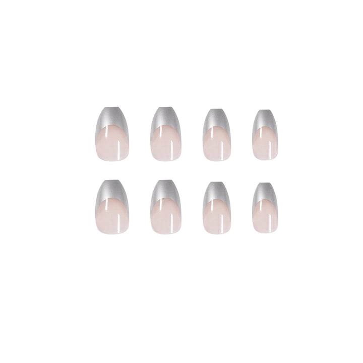Künstliche Stiletto-Nägel mit Glitzerakzenten und elegantem French-Tip Karnz