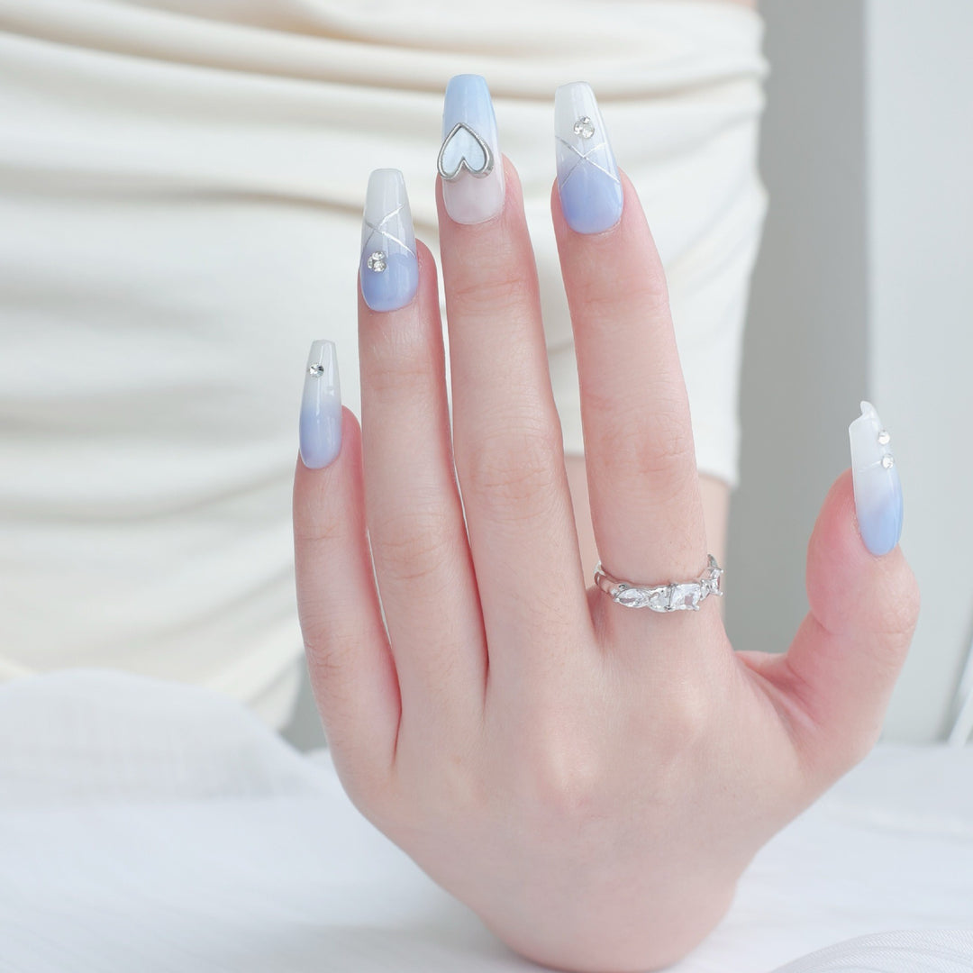 Luxus Ombré Press-On Nagelkunst Set mit Herz- und Edelsteinakzenten