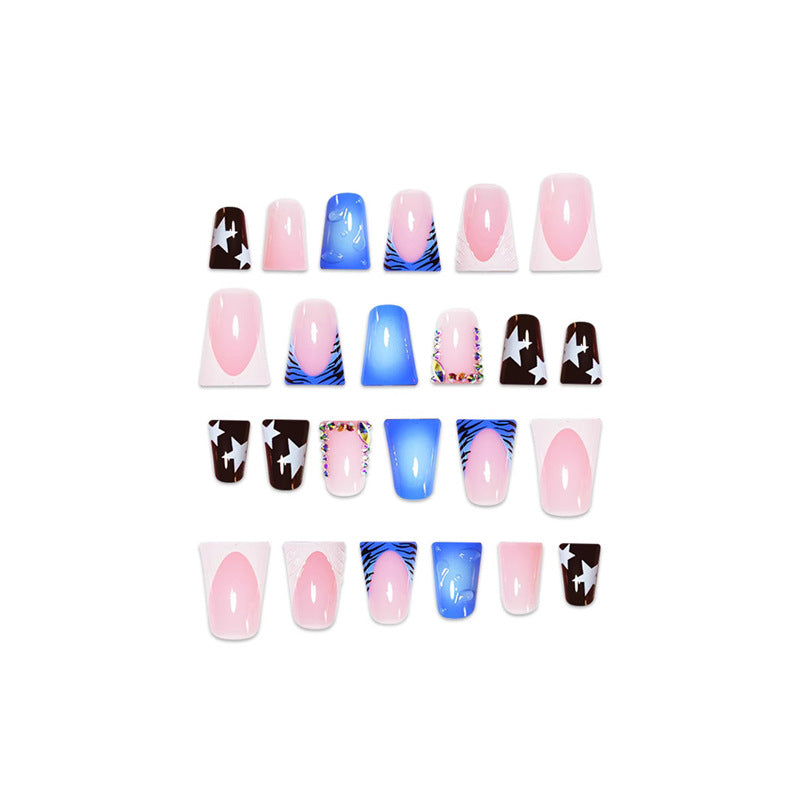 Künstlerisches 3D Nageldesign Karnz