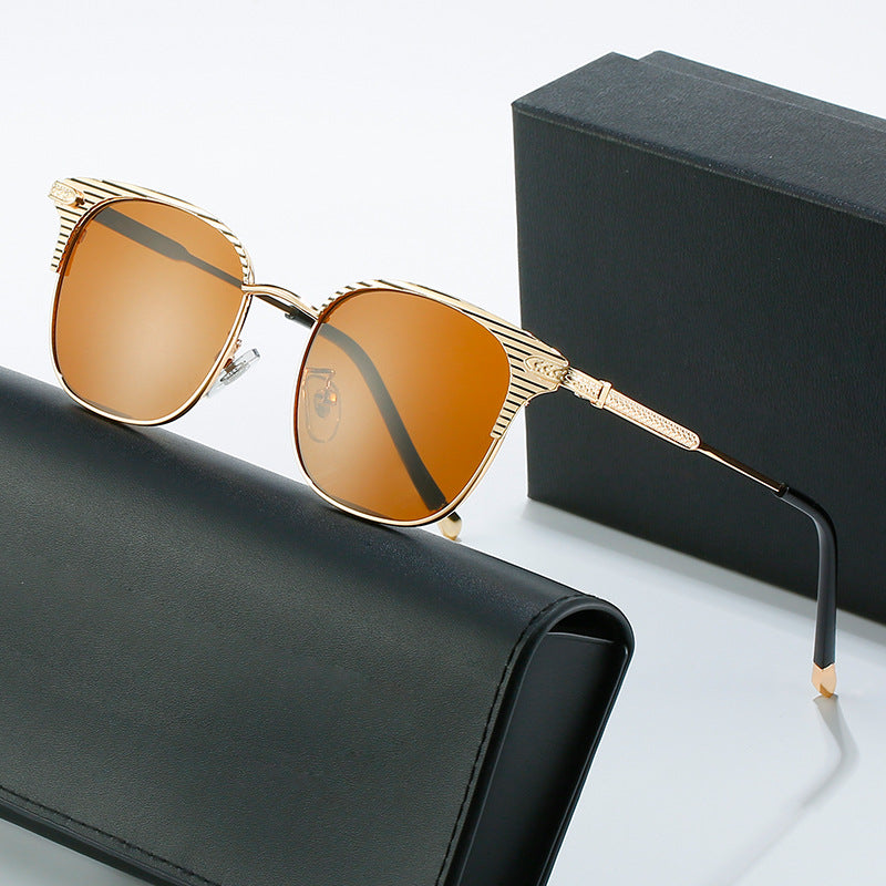Damen Designer-Sonnenbrille mit luxuriösem Rahmen und verspiegelten Gläsern Karnz