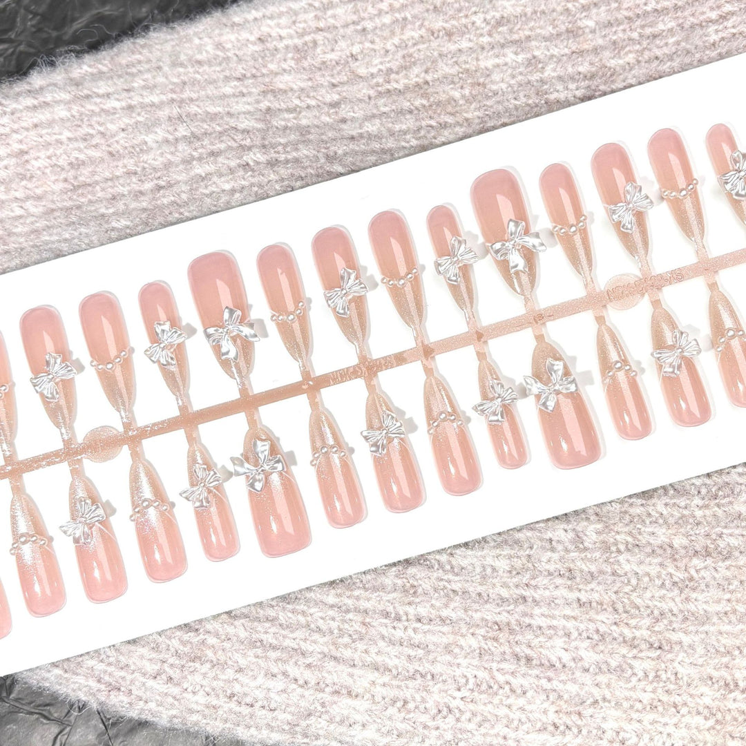 Elegantes mit Strass verziertes Press-On Nagel Set