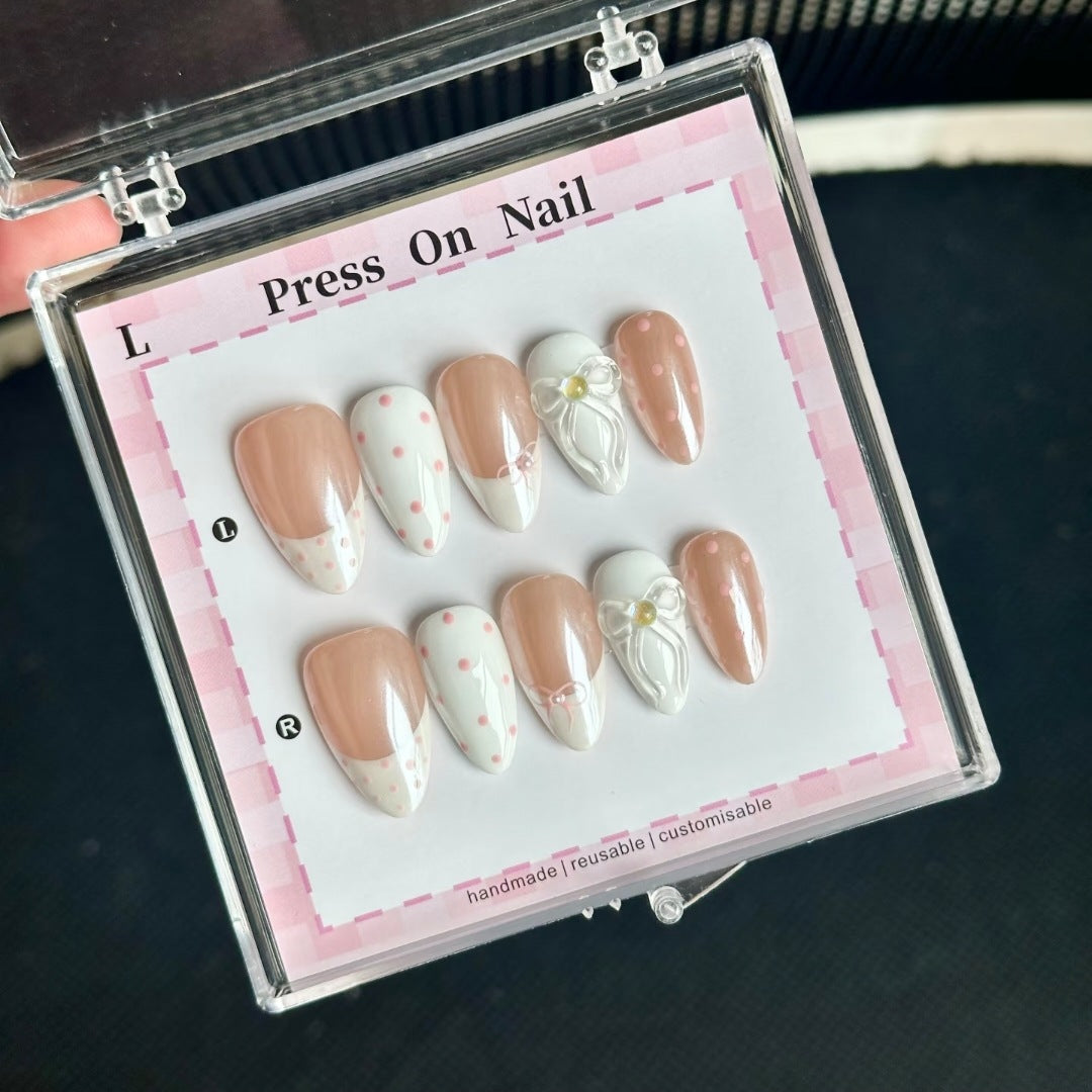 Elegantes handgefertigtes Press-On-Nagel-Set