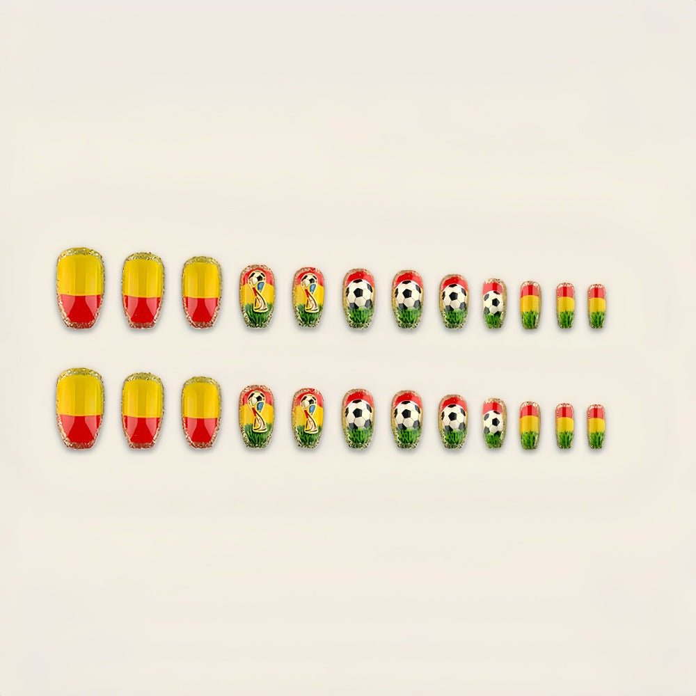 Kreative Fußball-Nagelkunst Karnz