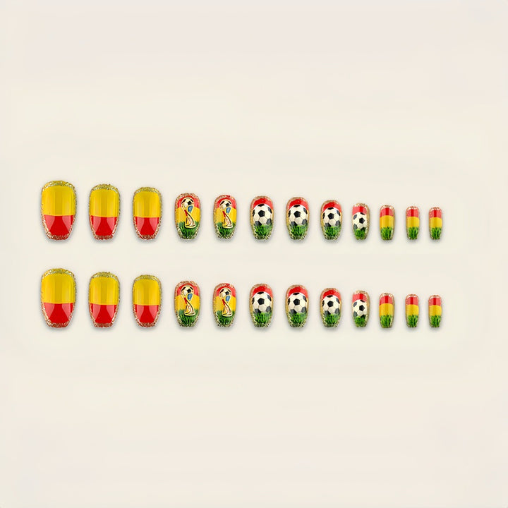 Kreative Fußball-Nagelkunst Karnz