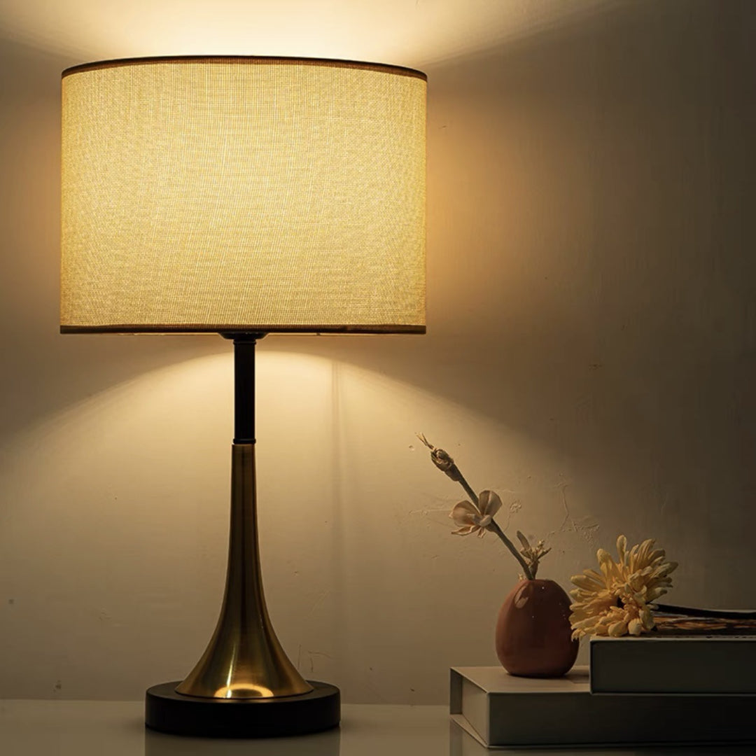 Moderne rustikale Tischlampe