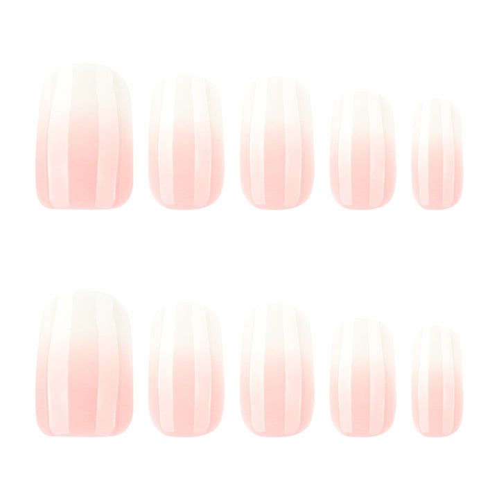 Kunstvolle Nagelverlängerungen mit elegantem Farbverlauf Karnz