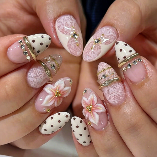 Premium dekorative Press-On Nagelkollektion Karnz