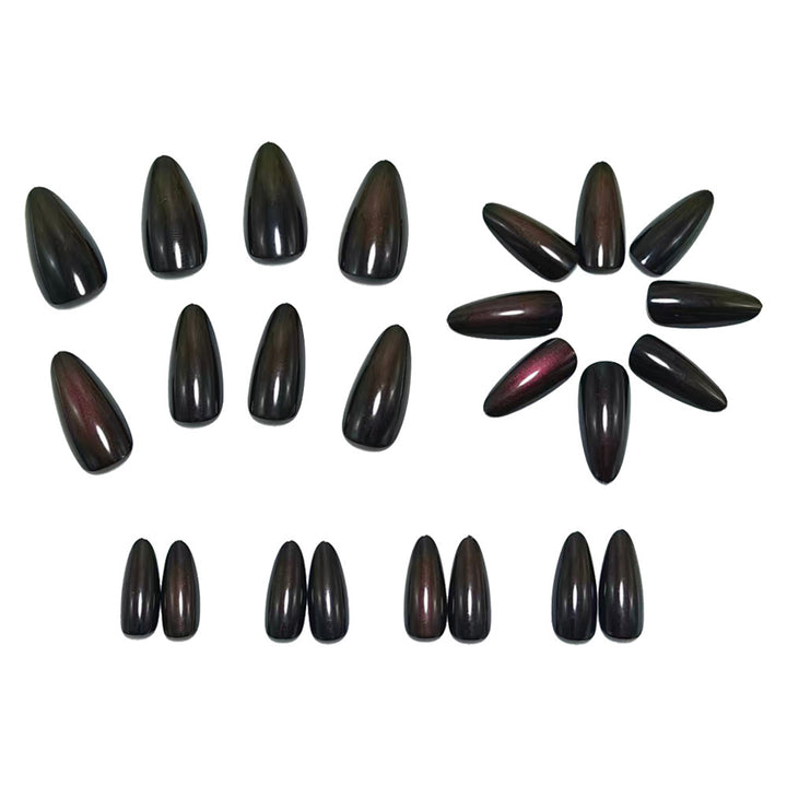 Glamouröse Kunstnägel im eleganten Stiletto-Design Karnz